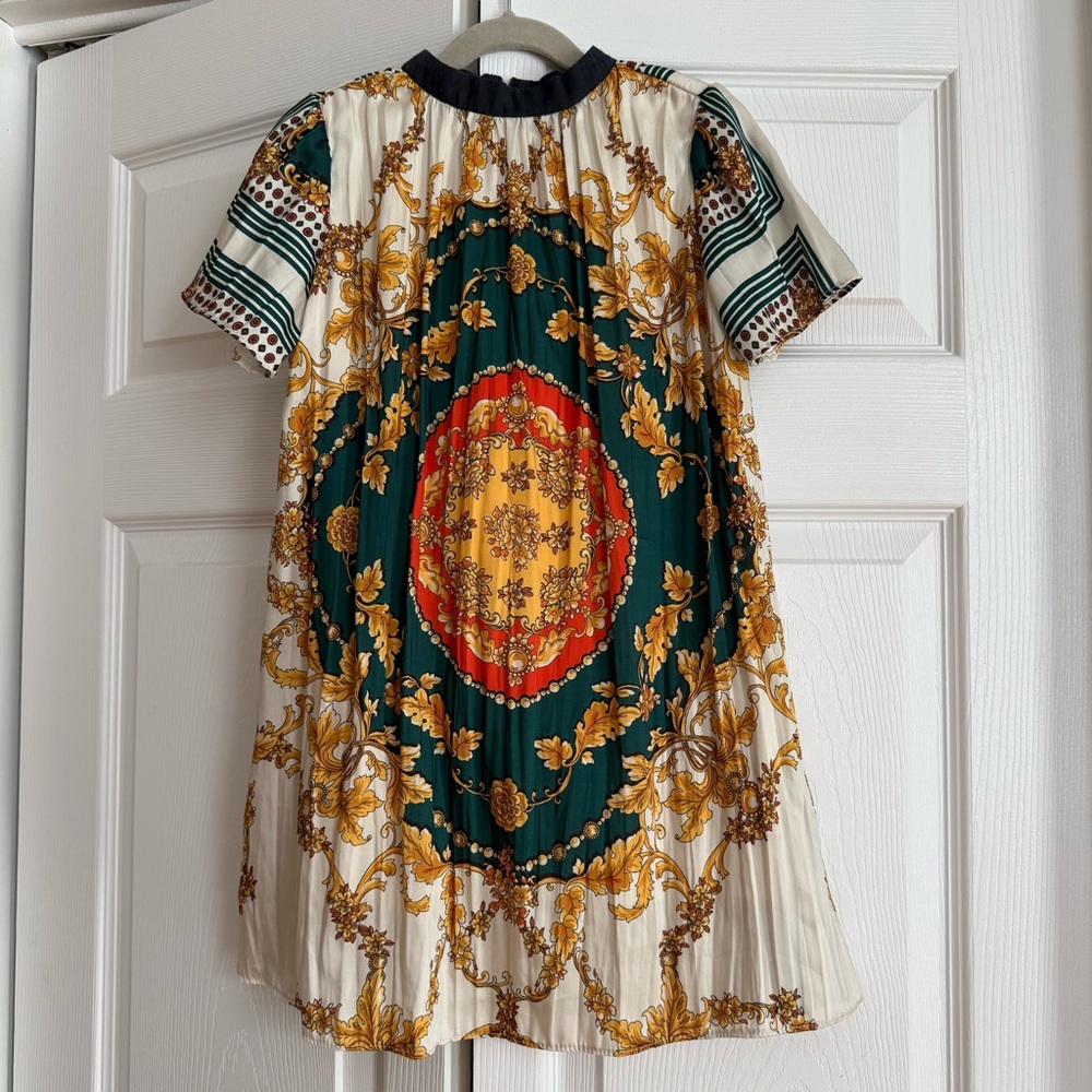 5/$50+FS Zara Black and Cream Dress